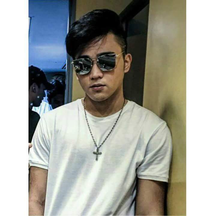JimboyMartinOFC's tweet photo. MAGBAGO MAN ANG HAIRSTYLE MO PERO HINDING HINDI MAGBABAGO YUNG PAGMAMAHAL NAMIN PARA SAYO! ILY

HASHTAGS THANKS 2016 https://t.co/PlTJVTVM3B