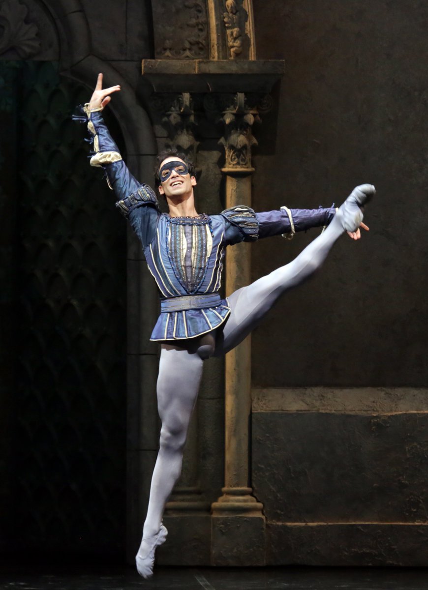 teatroallascala's tweet photo. #ScalaRG on stage tonight at 8pm with @Martagiraffa as Juliet and @gabrieledancer as Romeo https://t.co/D3L5ktp7fk https://t.co/ptu8fLRqsb
