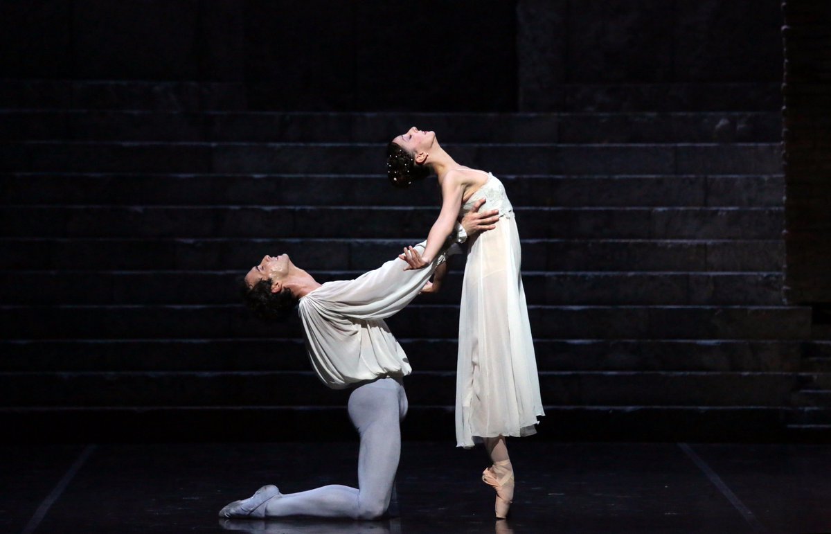 teatroallascala's tweet photo. #ScalaRG on stage tonight at 8pm with @Martagiraffa as Juliet and @gabrieledancer as Romeo https://t.co/D3L5ktp7fk https://t.co/ptu8fLRqsb