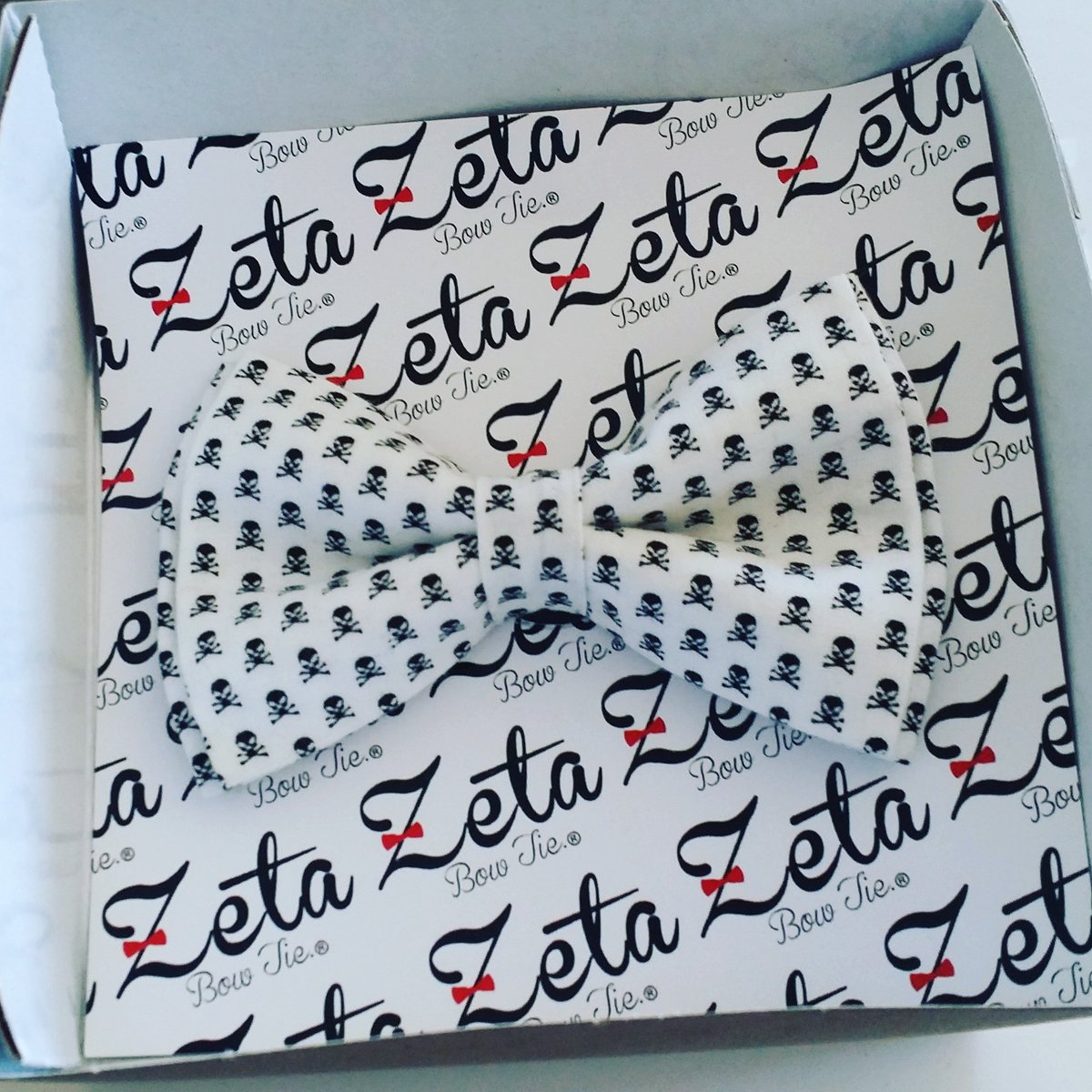 Pajarita <a href="/ZetaBowTie/">Zeta Bow Tie</a> !!! Me encanta !!! Gracias por la rapidez niño!!! 💀💀💀💀💀