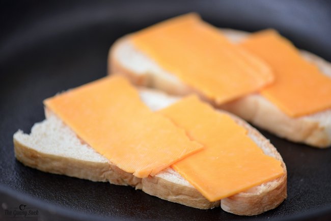 ooohberlin's tweet photo. Cheese On Toast:
'The poor man's Pizza'
#FoodDefinitions https://t.co/0jDPtbFIcN