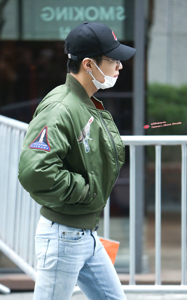 WithTaemin0718's tweet photo. 161021 music bank 태민이 5P for original size and more pics plz click the link→ https://t.co/wBxFGbH5JM https://t.co/85iy3B1iPN