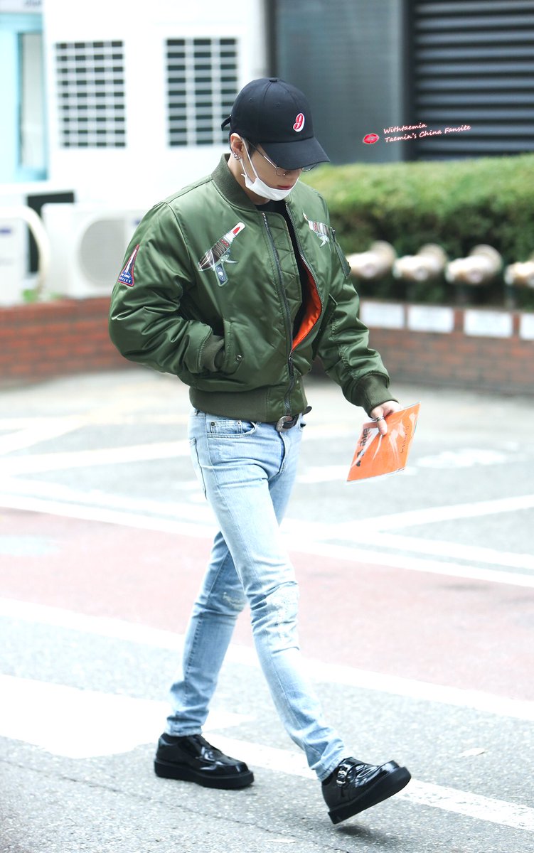 WithTaemin0718's tweet photo. 161021 music bank 태민이 5P for original size and more pics plz click the link→ https://t.co/wBxFGbH5JM https://t.co/85iy3B1iPN