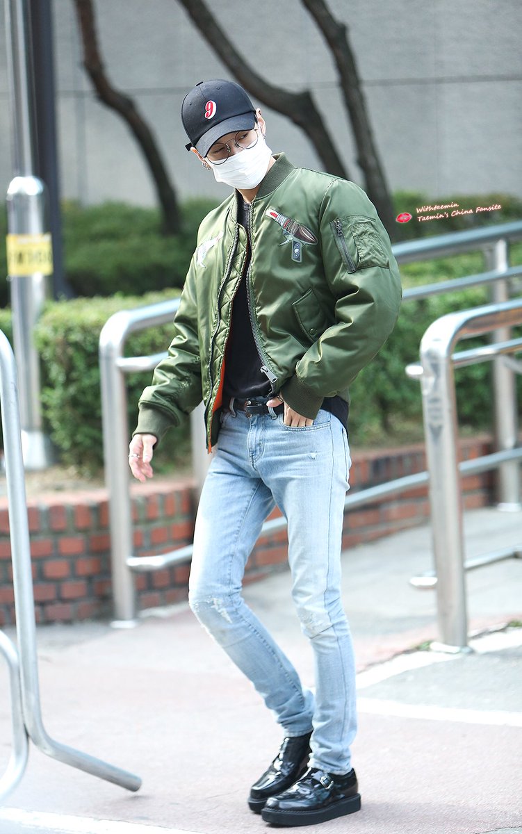 WithTaemin0718's tweet photo. 161021 music bank 태민이 5P for original size and more pics plz click the link→ https://t.co/wBxFGbH5JM https://t.co/85iy3B1iPN
