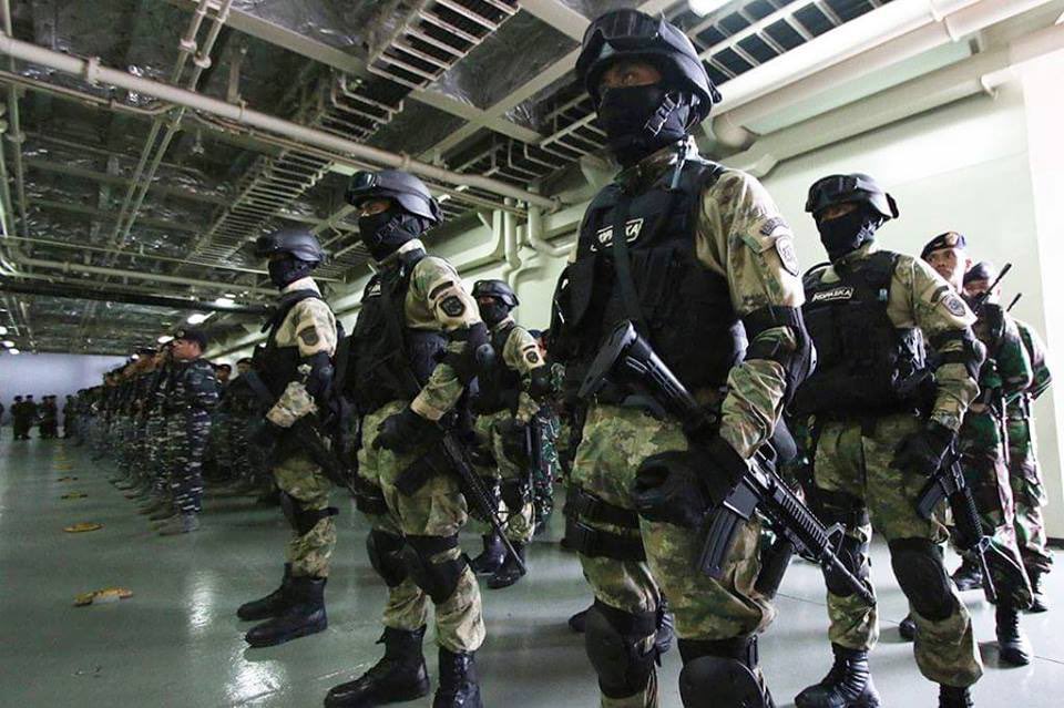 TwetPolisi's tweet photo. TNI AL punya Kopaska (Komando Pasukan Katak) spesialis anti teror.
#FighTerrorism https://t.co/ciVe3wtSM5