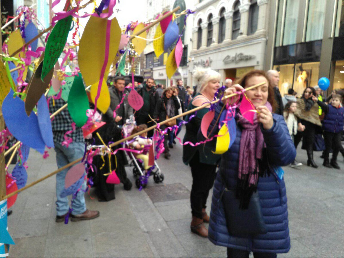NYFDublin's tweet photo. #NYFDublin fun in full swing! #ResolutionTree on Grafton Street https://t.co/mLzwIhaxQr