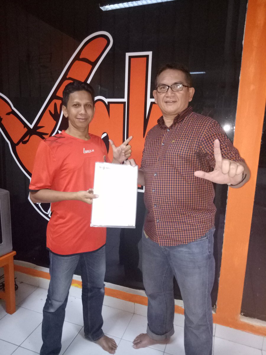 JM02 (Bung Ferry) mengambil formulir pendaftatan sebagai Calon Ketua Umum The Jakmania periode 2017 - 2020 #sajete