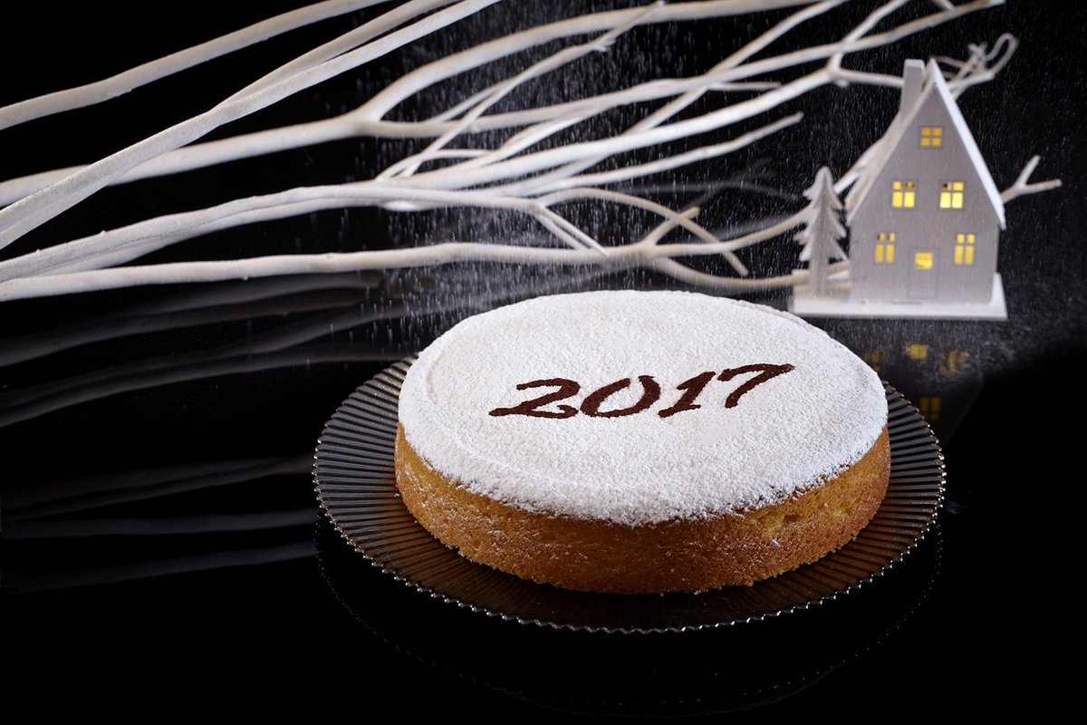 May the Luck Be with you this Year..⛤
New Year’s Vasilopita 2017!

#NYE #2017 #Vasilopita #ipirotissa