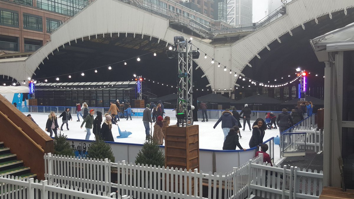 Ice skating and a burger!! Sounds good to me. Get along to #broadskate <a href="/BroadgateLondon/">Broadgate London</a> <a href="/UrbanFoodFest/">Urban Food Fest</a> and #Getyourhandsonmybuns