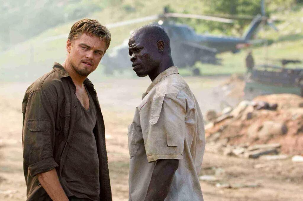 Kitapcumlelerii's tweet photo. Kalbim bana hep insanların doğuştan iyi olduklarını söylemiştir.Tecrübelerimse aksini iddia eder. 

Blood Diamond https://t.co/6K5gvqxBB6