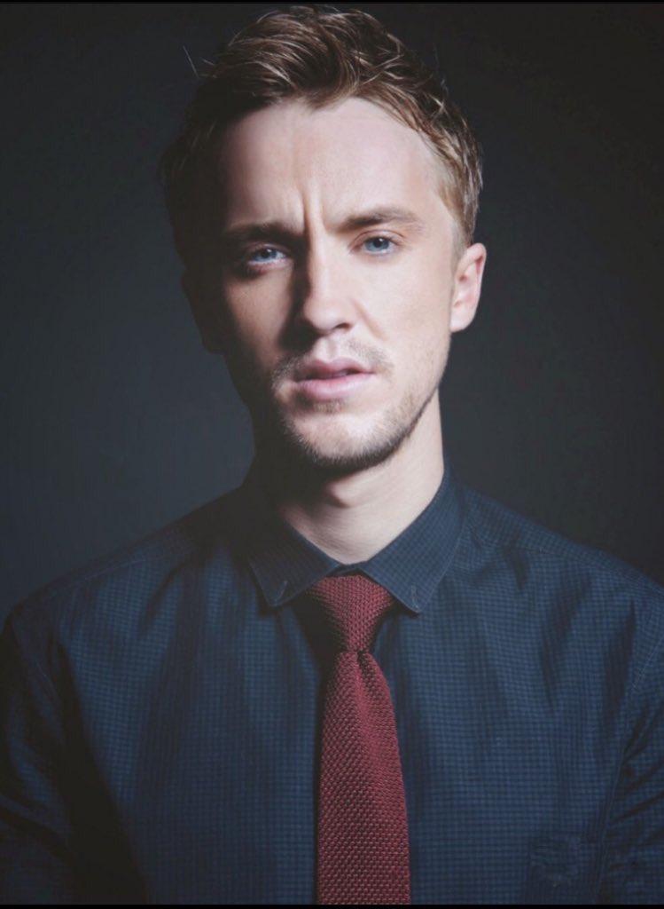 NewPoudlardRPG's tweet photo. •Draco Malfoy
• Lucius et Narcissa Malfoy
• ancien serpentard
• sang pur
• partisan de l'ombre 
@Draco_Malfoy_RP https://t.co/GpoLHcbEDK