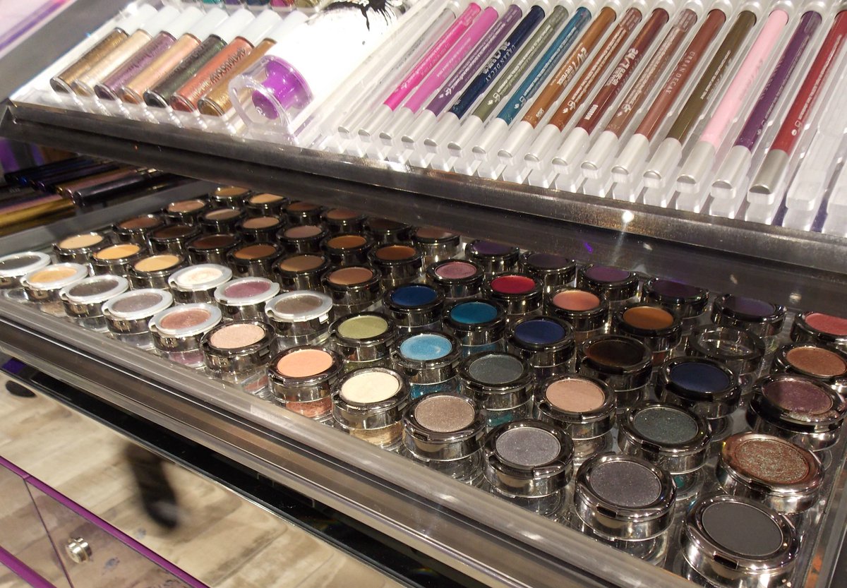 daniellelvyblog's tweet photo. I am in love with the new @UrbanDecay store in @Liverpool_ONE! https://t.co/wCE7bGE8sN #bbloggers #UDliverpool #livbloggers @Liv_Bloggers https://t.co/k3Y1jtCBDd