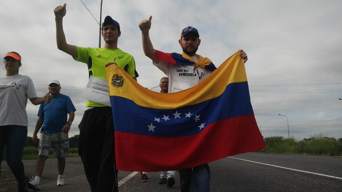 Funpaz2013's tweet photo. Una protesta pacífica requiere que las partes protejan y hagan valer una amplia gama de derechos #LaraObservaDDHH https://t.co/lLZJzF7Xq0