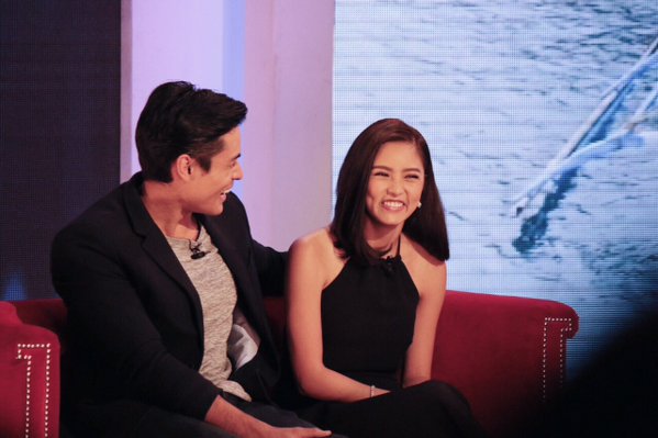 paciajairah's tweet photo. #KimXiBestOf2016
TWBA episode
X: Pwede ba kitang maging gf?
K: Yes, Pwede 😄😄😍😍😍

X: Ikaw (Kim) ang pangarap ko eh ...

Kim Chiu
Xian Lim https://t.co/YZLDUM5idM