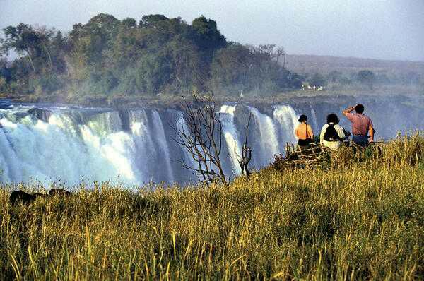 AfricaFactsZone's tweet photo. Zimbabwe has been ranked as the top African travel destination to visit in 2017 by USA's Conde Nast Traveler. https://t.co/5eCJODF3np