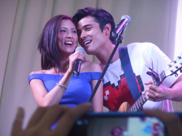paciajairah's tweet photo. #KimXiBestOf2016
TSOUriatas weekend - card game

Kim Chiu
Xian Lim https://t.co/sdbFUgiYhJ