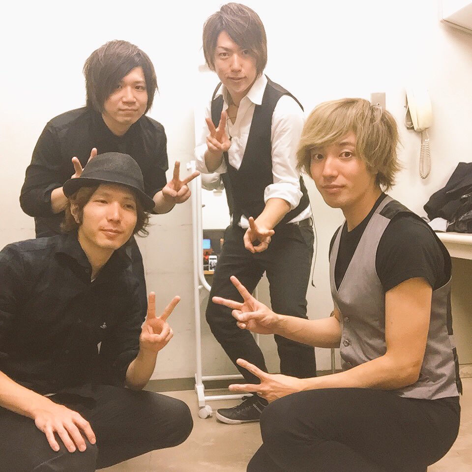 奈良悠樹 本日は原田ひとみ 年末ダチャーン祭 東京fmホールでしたー 久しぶりのフルバンド での演奏ということで盛り上がりました 写真はバンドメンバーと お疲れ様でしたー ありがとうございましたー 奈良悠樹 本日は原田ひとみ 年末ダチャーン祭 東京fmホールでしたー 久しぶりのフルバンド での演奏ということで盛り上がりました 写真はバンドメンバーと お疲れ様でしたー ありがとうございましたー