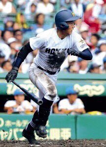 y_s310's tweet photo. 今年は去年の甲子園のリベンジも果たせたし濃い一年でした！！😋
この一年で出会った方々に感謝です(T ^ T)来年は大学でも野球頑張ります⚾️ https://t.co/fGD6eX6okW