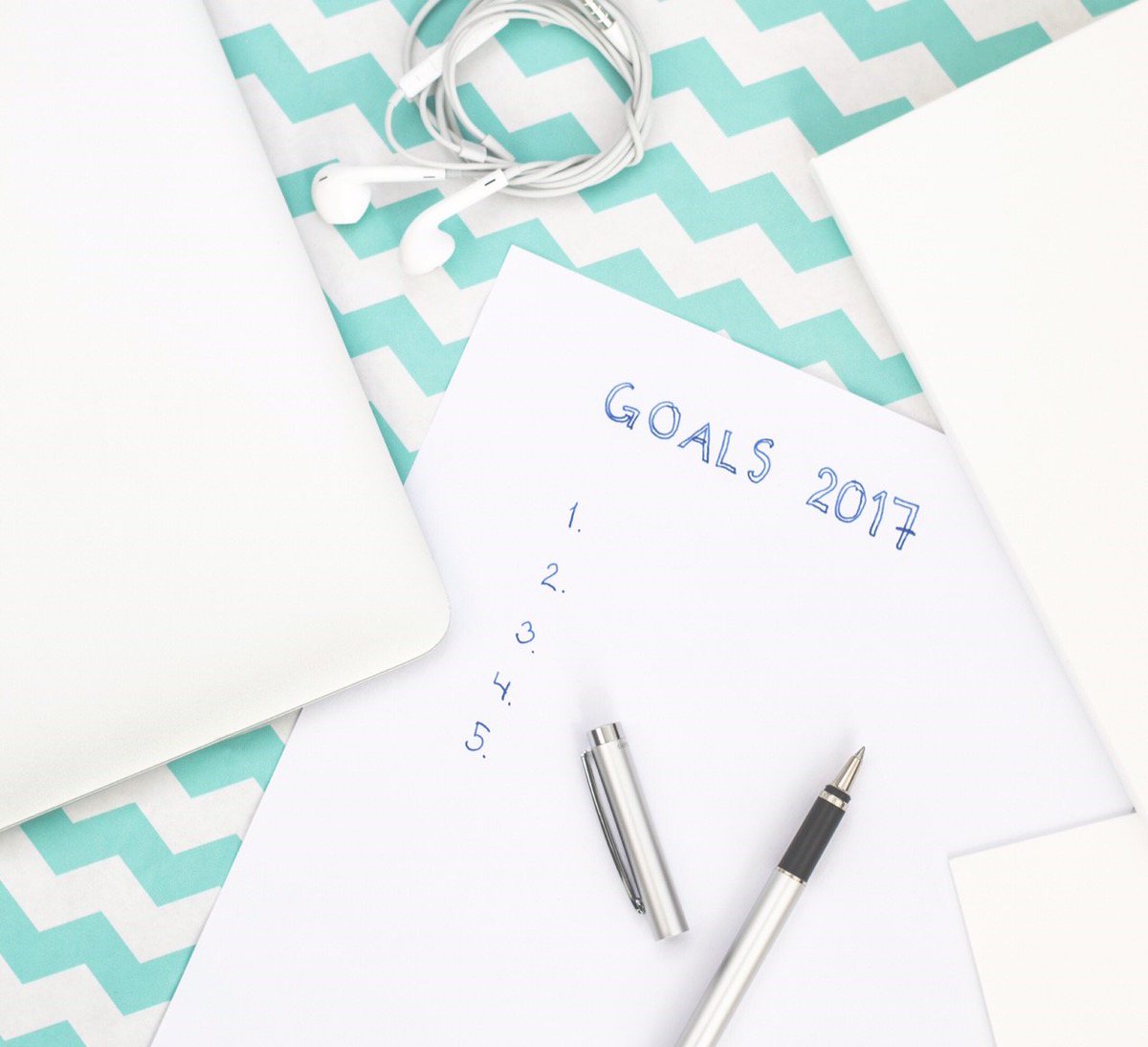 Erinblog's tweet photo. New year, new goals! Check out my goals for 2017 and tell me yours... https://t.co/pxDiJ5pJ7J #NYE #goals #newyearsresolutions #resolutions https://t.co/OXqy5RK0I3