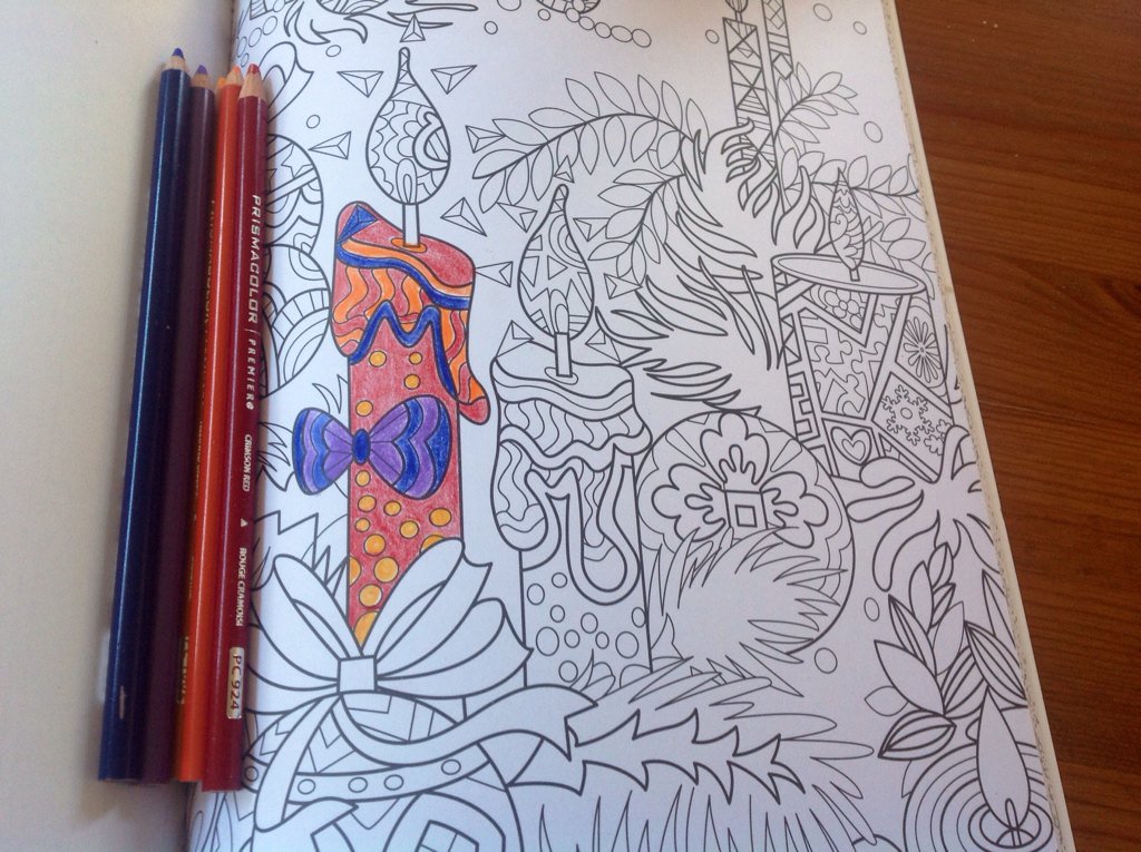 ColoringAdult's tweet image. The holiday may be over, but I finally have time to open my Christmas #coloring book! Adultcoloringreviews.com