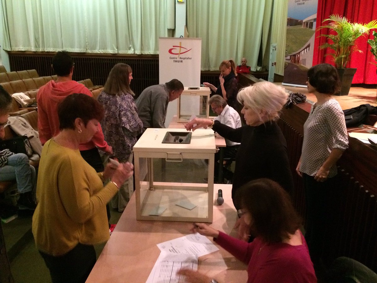 CHTHUIR's tweet photo. #Retro2016CHT 10/11 Jour de vote pour #FOLIRE ! C'est @EricGenetet qui devient le lauréat de l'édition 2016. Bravo ! https://t.co/VMgLHHANwA