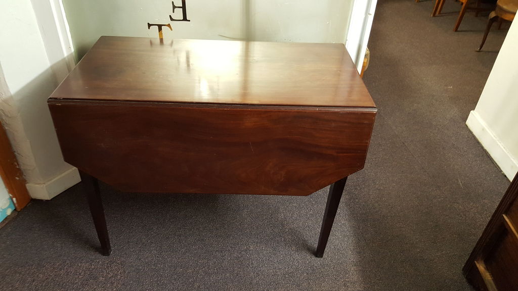 Reloved1's tweet image. Early Victorian Pembroke Table #reloveduk.com