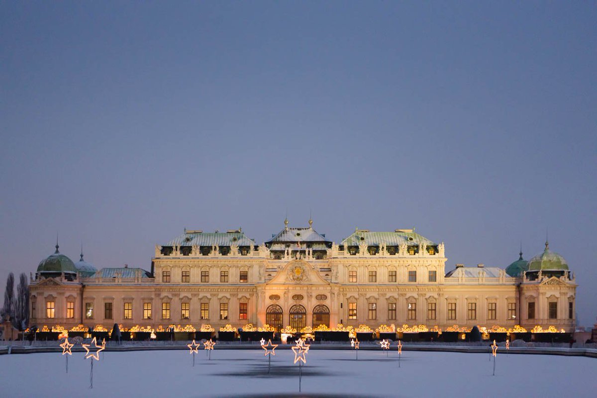 The complete guide to Vienna's Christmas Markets - kaleyann.com/christmas-mark… #Vienna #travelguide