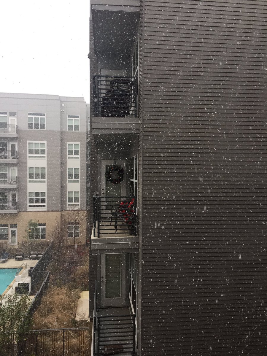 . <a href="/JustinWeather/">Justin Berk</a> <a href="/capitalweather/">Capital Weather Gang</a> Heavy snow shower moving through  Columbia,Maryland