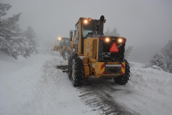 Şehzadeler'den kapanan yollara anında müdahale @_faruk45 manisaguncelhaber.com/sehzadelerden-…