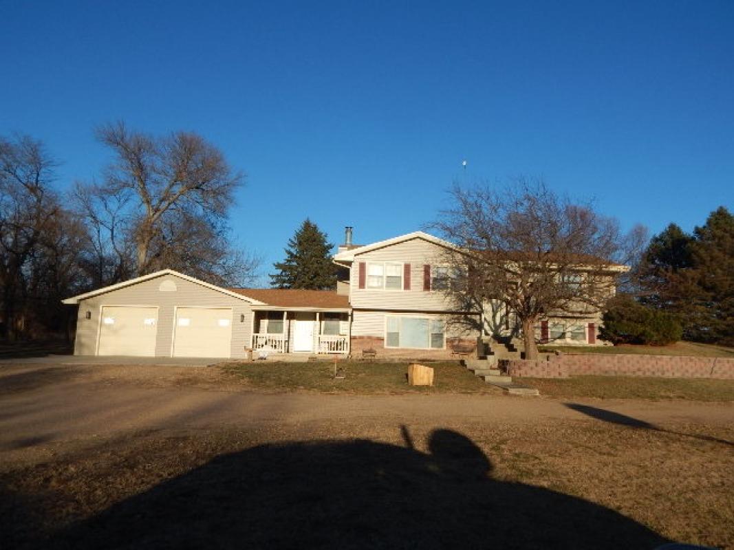 HastingsFC1's tweet photo. Just listed by Michael Engelhardt in #Glenvil #NE. 30551 Road C! Please retweet!  https://t.co/wDmzwBOmpr https://t.co/sNmbwpGtOe