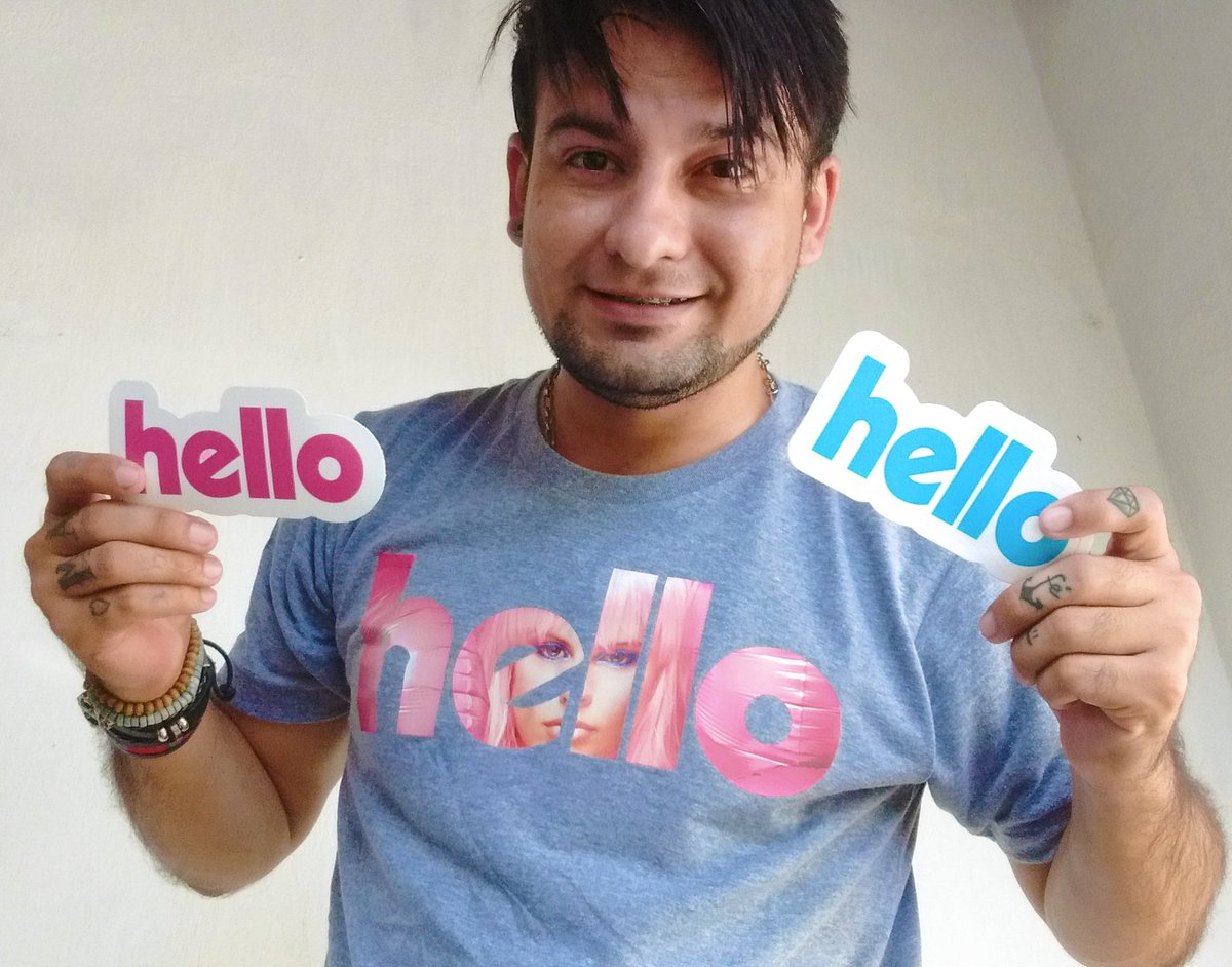 MoisesRifane's tweet photo. Presentinhos da @hellonetworkbr 😎
Thanks @orkut 😉 https://t.co/wPFNF9uevP