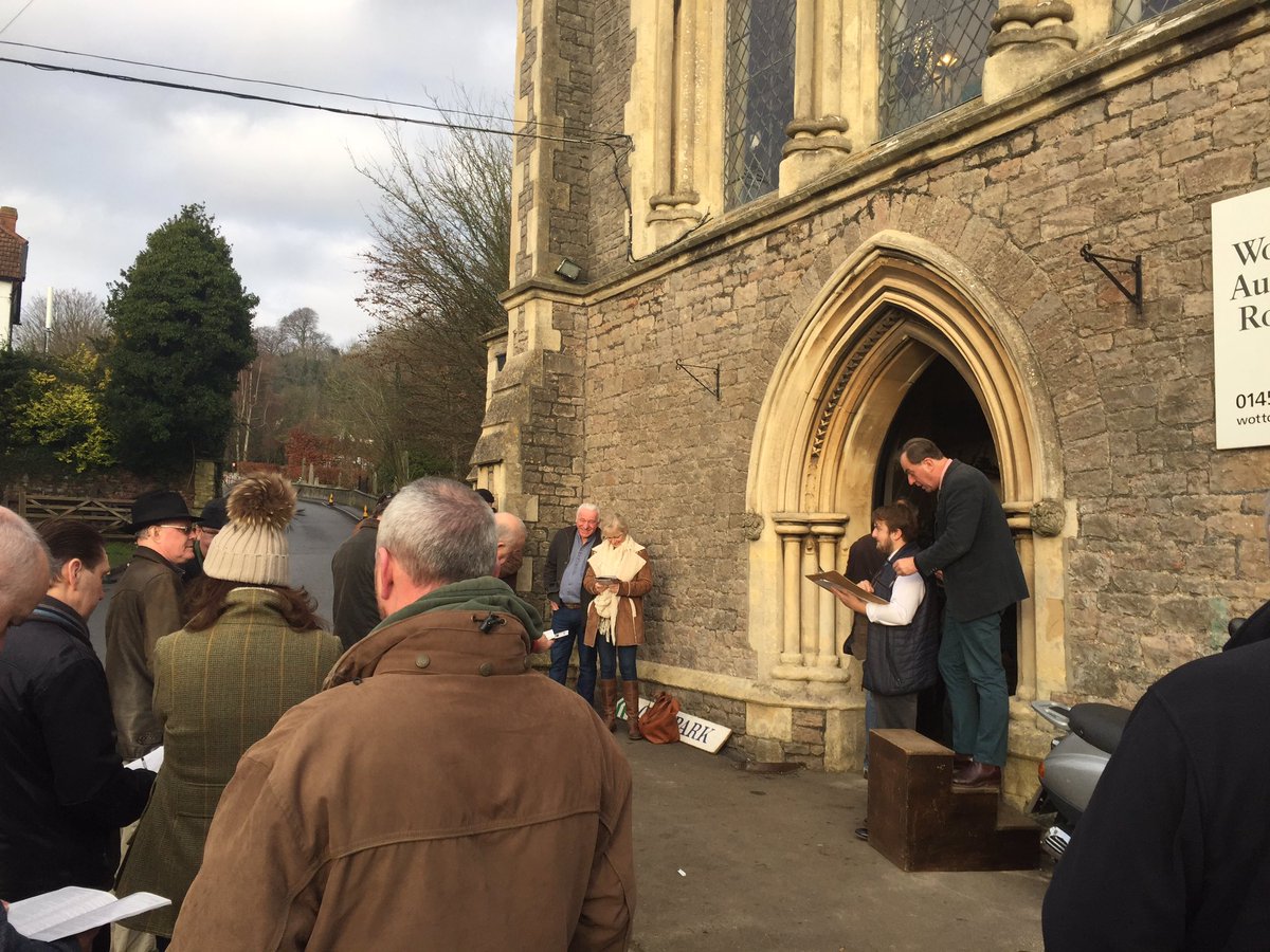 andybask's tweet image. Philip in action. My 4yr old: "Doesn't that man talk a lot". Our neighbours heard him taking bids from top of Wotton Hill (in background)!