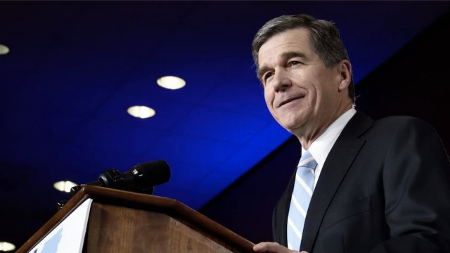 JUST IN: Judge halts North Carolina law stripping incoming Dem governor's power
hill.cm/5KUo1yY