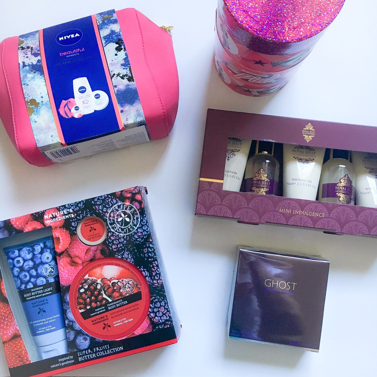 justinependrill's tweet photo. WHAT I GOT FOR CHRISTMAS 2016! https://t.co/18p893seIt
#NRWBloggers https://t.co/A97t0qkUQj