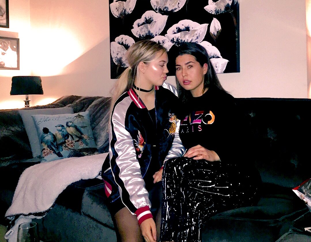 biebzcompanyy's tweet photo. i love u @MadisonBeer  #SelfieForMadison https://t.co/4hNX2azPBD