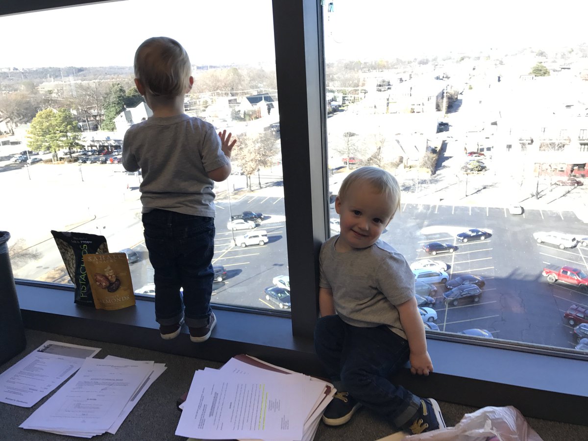 bootsntsuits's tweet image. I have a couple a lawyers in training at the office today. #Lawyers #twinsies #twinscode