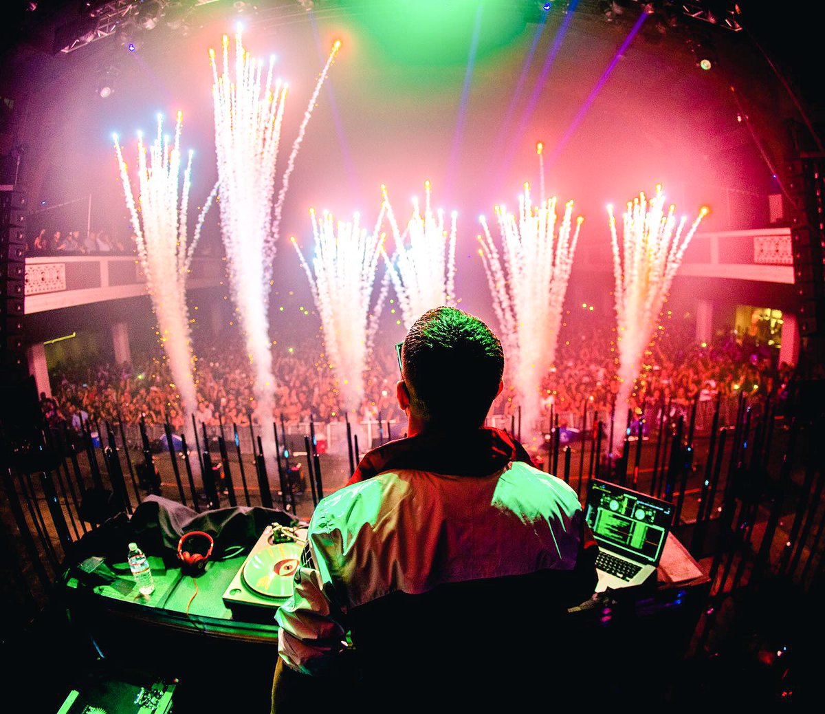 djsnake's tweet photo. Los Angeles, one word, amazing!   Thank you so much I'm forever grateful for last night! I love y'all https://t.co/HO0RBdoewT