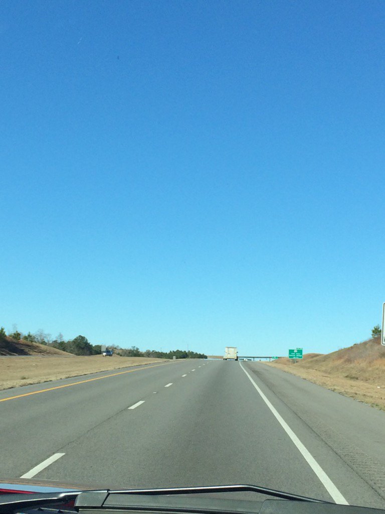 BJL60's tweet photo. Nothing but blue skies can I see❤AL I-22W #WinfieldAL https://t.co/dgaNxQW5ud