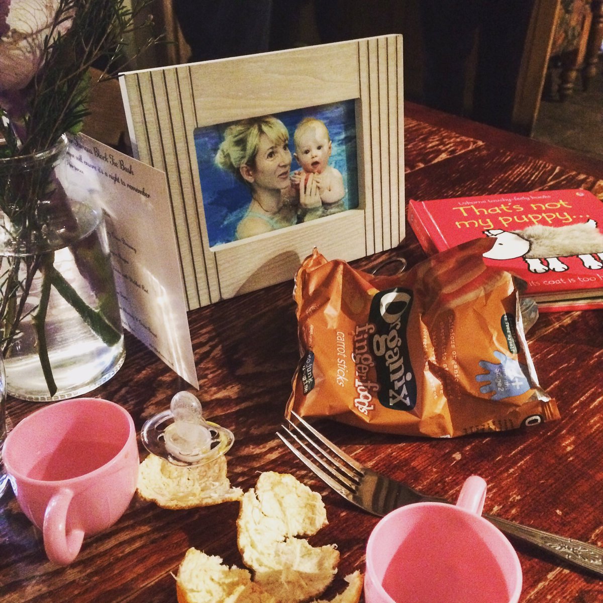 pintsizedtrips's tweet photo. @FinchsArms in #Hambleton and we bought a little bit of home with us ๐ #mumswatching #pst #pubreviews #wadworth6x https://t.co/W0KkDO9YM0