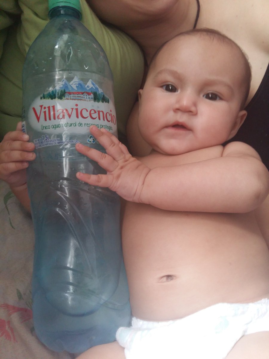 Anthony_OP's tweet photo. Cuando la bebe no te deja tomar tu botella de villavicencio 😂 https://t.co/cBBR0JBIxa