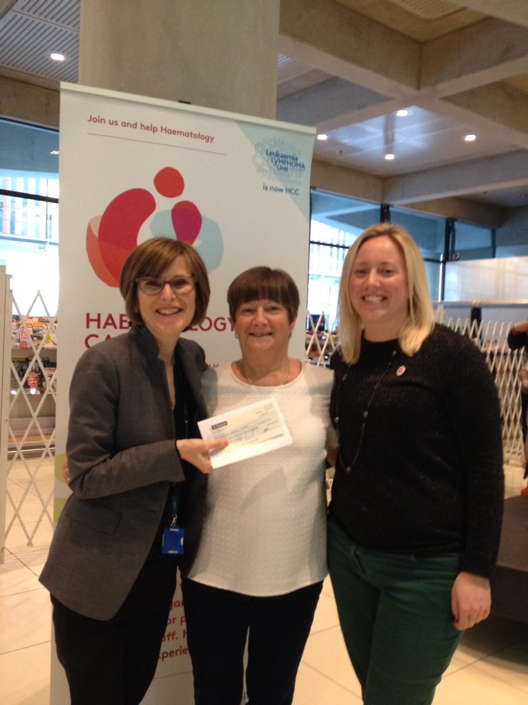 HCC_UCLH's tweet photo. @MaxineEdwards2 raised £1350 for haematology @uclh in @greatnorthrun_ thank you! Gr8 to see you and Tina! #happynewyear #supporters ! https://t.co/ccJNahO4n3