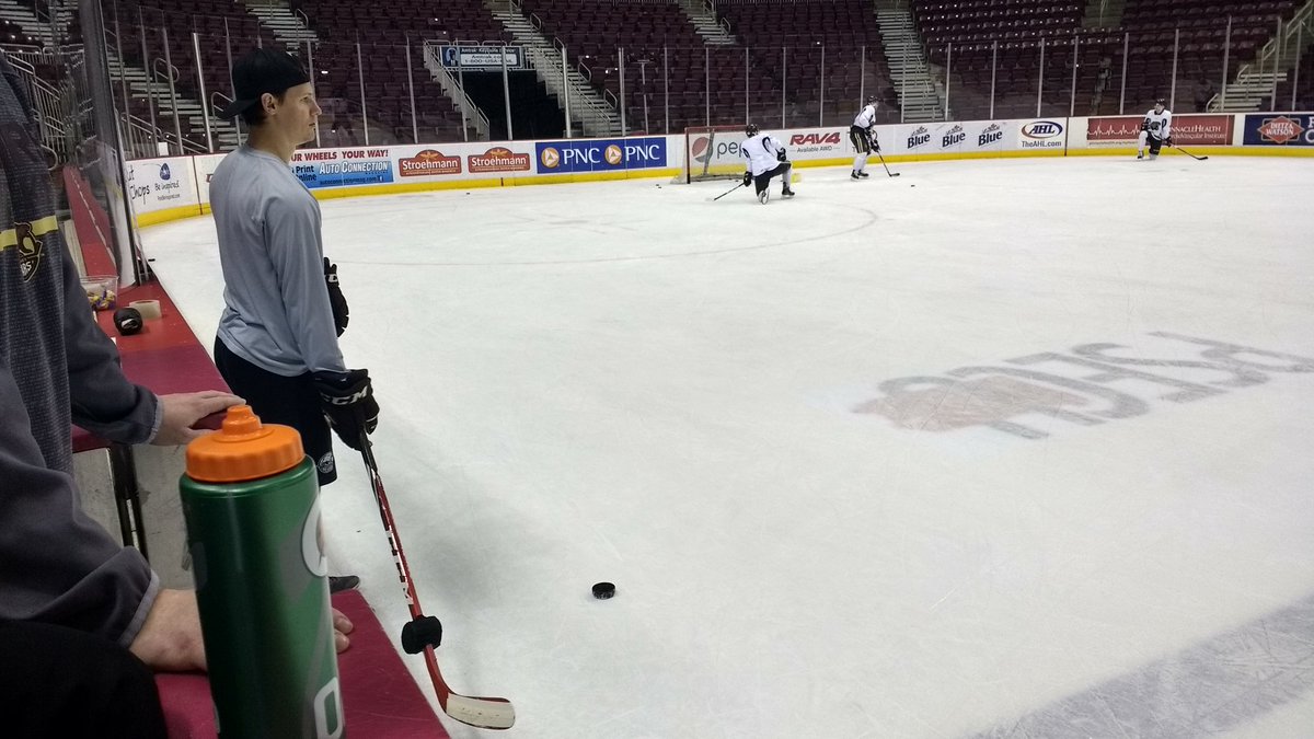 Good to see <a href="/DustinGazley_10/">Dustin Gazley</a> off crutches. He'll join me on the broadcast tonight! #HBH