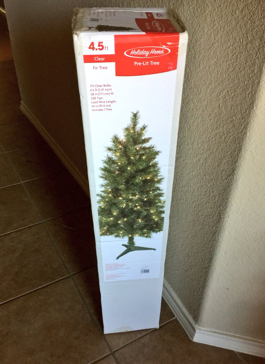 WDWSthrnBelle's tweet image. Went to the store for lunch and dinner, came home with a Christmas tree for my daughter's room next year😂🎄

#WDWSthrnBaby #WinningFail