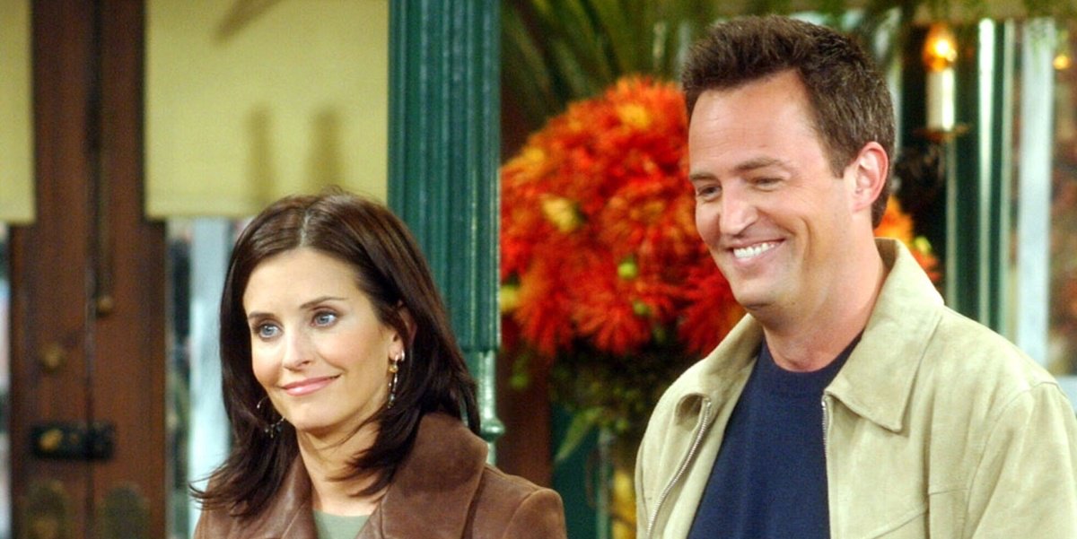 Cosmopolitan's tweet image. Monica and Chandler From Friends Moved Into the Home Alone House csmo.us/DPyuy8A
