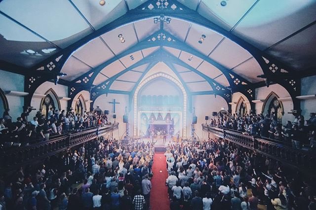 jamesmacdonald's tweet photo. Last night’s #VerticalCon kick off at the Cathedral – asking the Lord to move powerfully in every heart today 🙏🏽 https://t.co/pUy1h9mio9