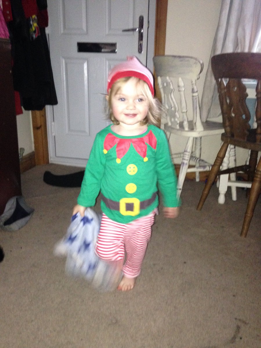 shezneyH's tweet photo. Cheeky Christmas elf #Christmas #elf https://t.co/RJgGZLKdRS