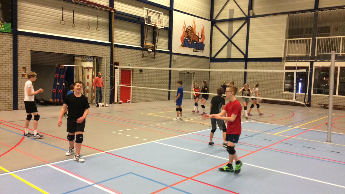 muppetshow77's tweet photo. Oliebollentoirnooi2016 #taurusvolleybal #wezijnbegonnen!!! https://t.co/it9bR7dWOA