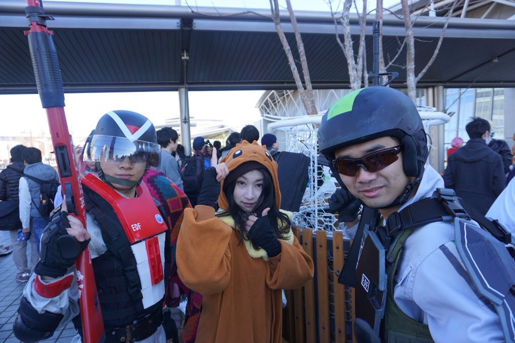 Kurumin_aroma's tweet photo. コミケ二日目参戦⭐️恒例だね素敵なコスプレイヤーの皆さん。今年も沢山いました!#c91 #C91コスプレ #コミケ91 #YouTuber #いいねした人との2016年を振り返る #Kurumin aroma #C91ポケモン併せ #イーブイ #叶姉妹にしてほしいコスプレ https://t.co/gKw3Lga0xx
