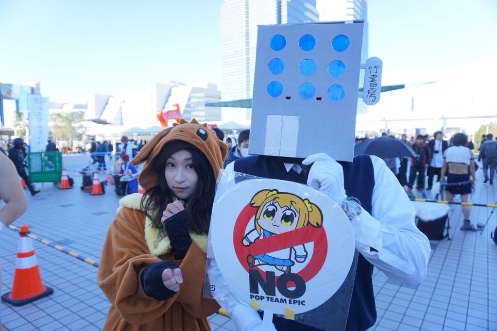 Kurumin_aroma's tweet photo. コミケ二日目参戦⭐️恒例だね素敵なコスプレイヤーの皆さん。今年も沢山いました!#c91 #C91コスプレ #コミケ91 #YouTuber #いいねした人との2016年を振り返る #Kurumin aroma #C91ポケモン併せ #イーブイ #叶姉妹にしてほしいコスプレ https://t.co/fc8lRBHyRd