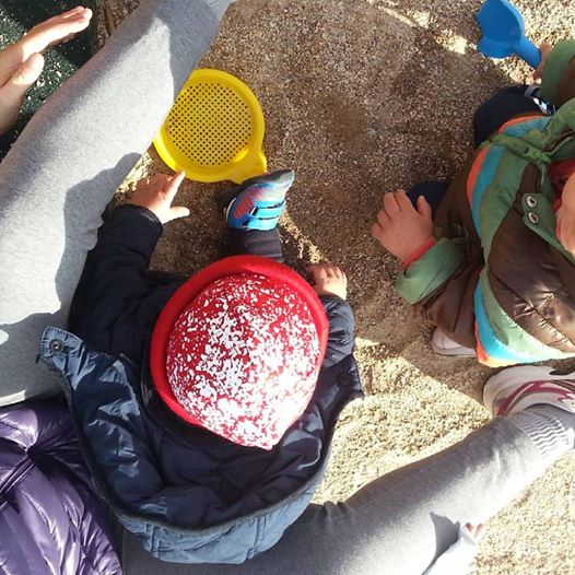 canclaueducacio's tweet photo. Avui ens ha acompanyat al parc una mamà! No hi ha millor manera d'acabar l'any a Canclau que amb la una companyia tant especial!! https://t.co/SBB5iERsn8